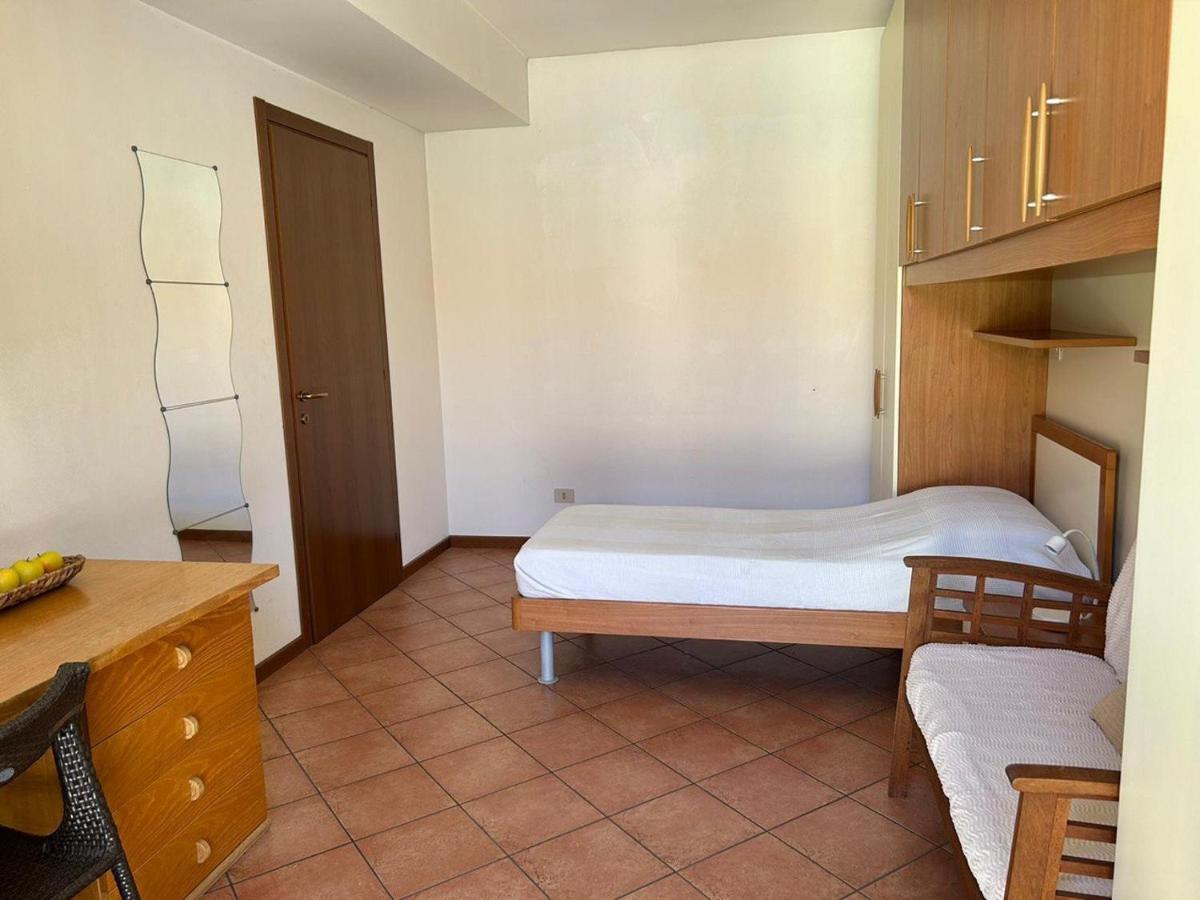 Lecco Only Females Guest House Экстерьер фото